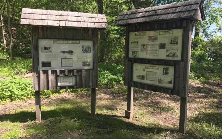 hiking signs