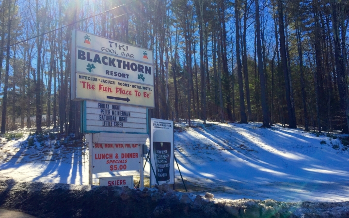 Blackthorne Resort Entry Winter