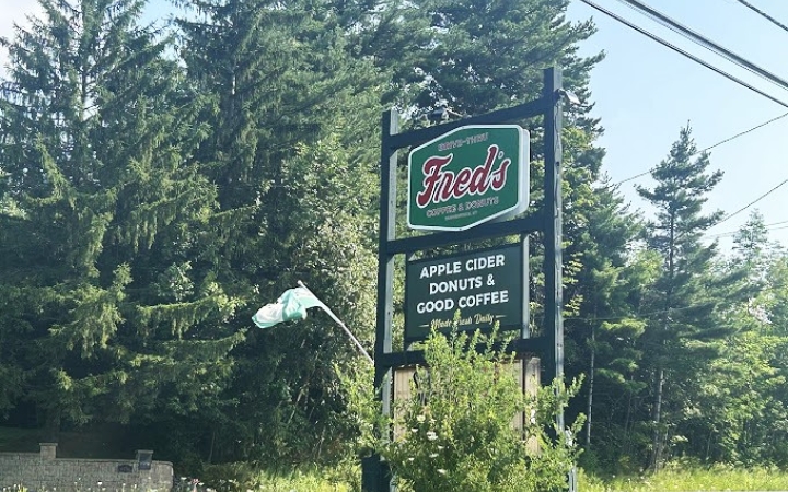 Fred's Coffee and Donuts sign