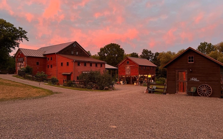 catskills-elevated-barn-wedding
