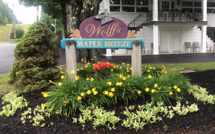Wolff's-Maple-Breeze-Resort-Catskill