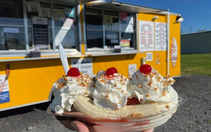 Lick's-ice-cream-truck-coxsackie