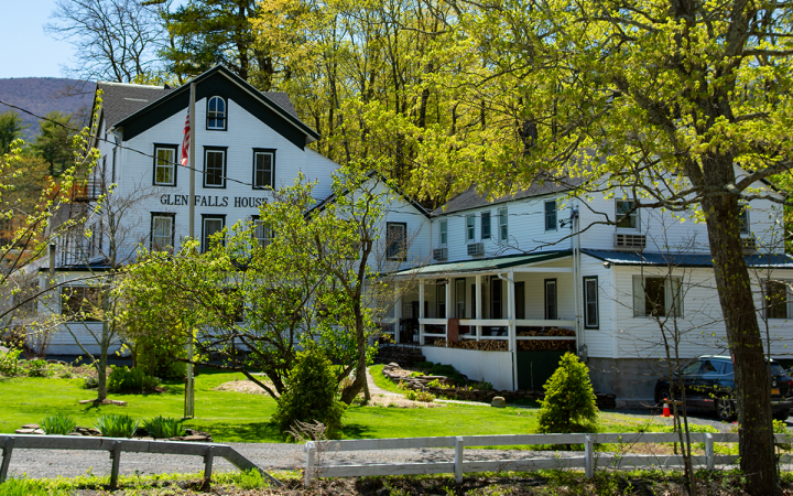Glen-Falls-House-Great-Northern-Catskills-Round-Top-Lodging