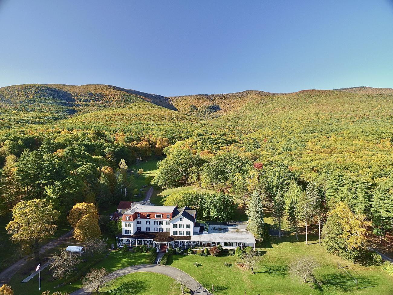 Catskills NY spring getaway - Winter Clove Inn